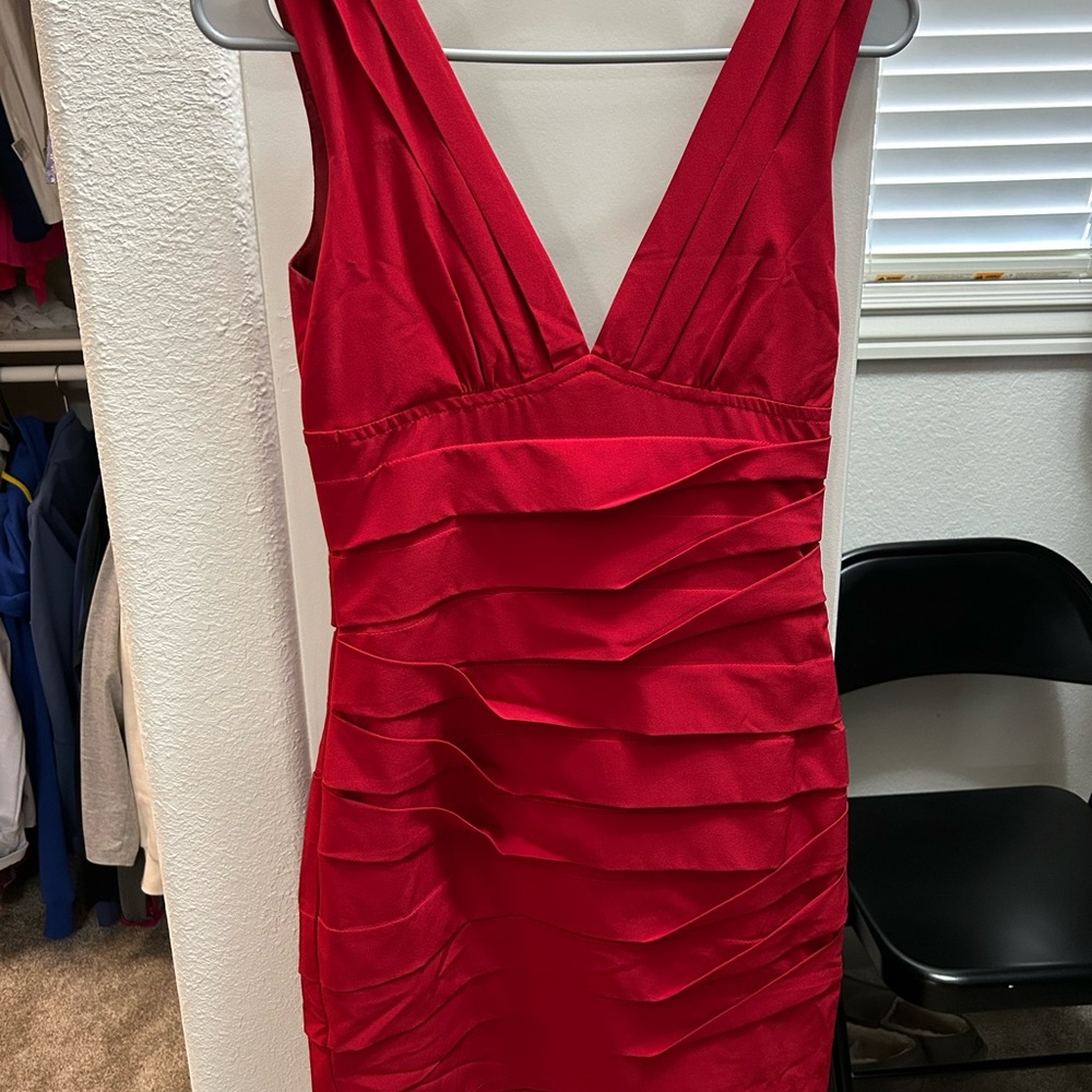 Elegant Red Sleeveless Dress